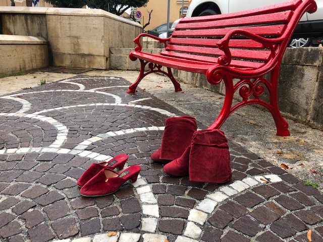 Violenza sulle donne, a Corleone una panchina rossa e un centro d’ascolto per le vittime