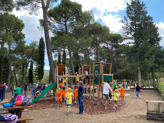 Ficuzza, aperti un parco giochi e il campo da pallavolo