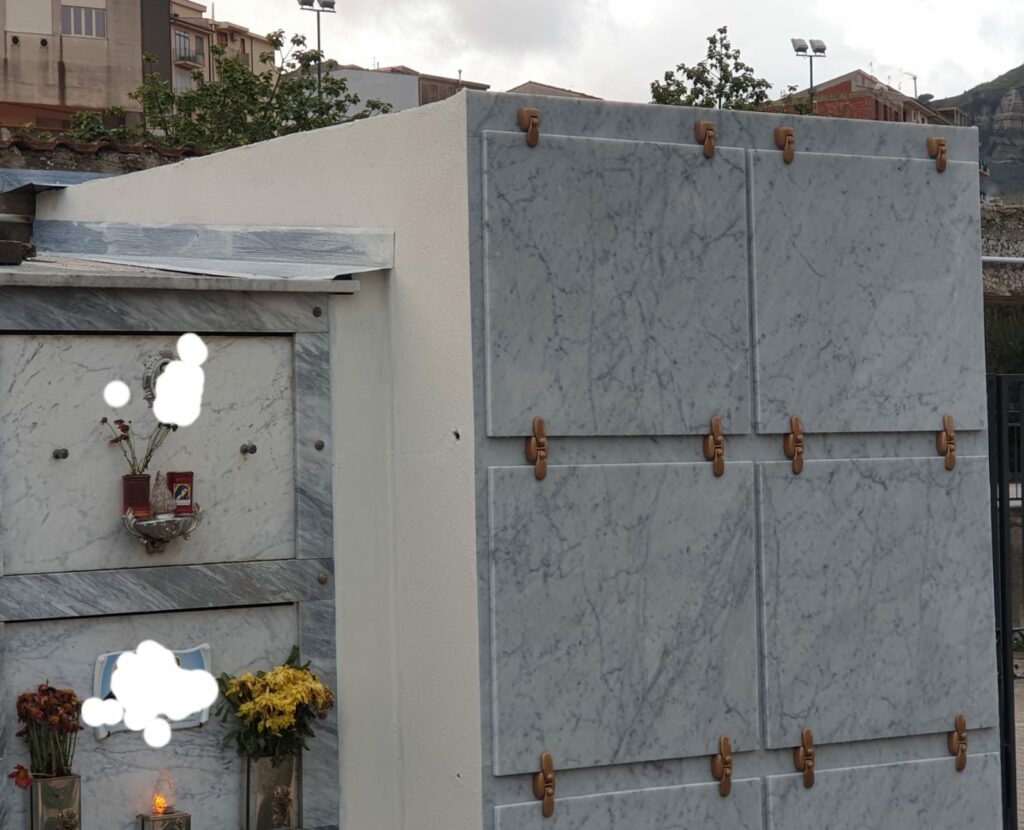 Installati otto nuovi loculi al cimitero