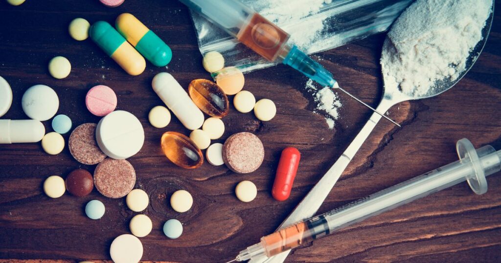 Incontri a scuola e vigilanza in città per prevenire le tossicodipendenze